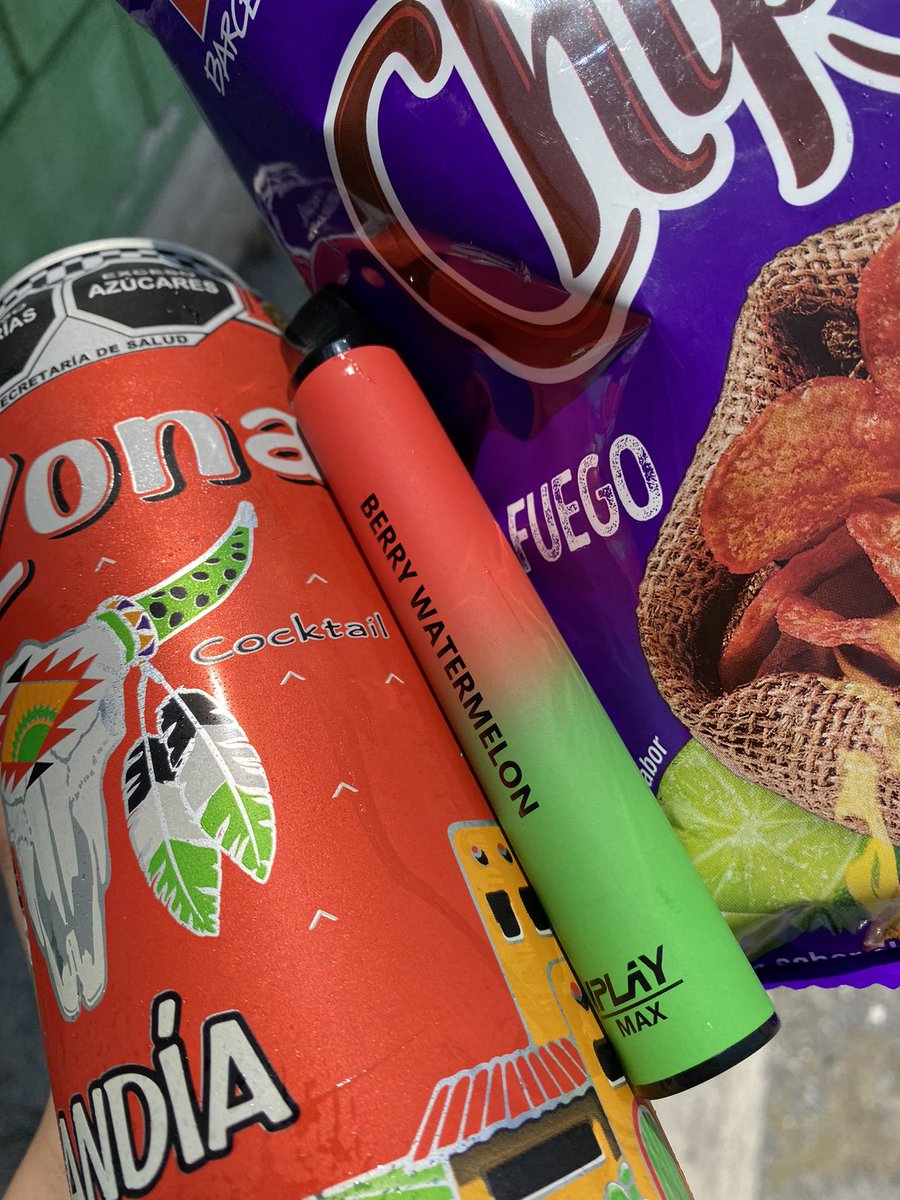 esto nos daba de comer diosito en una mesa laaarga laaarga
