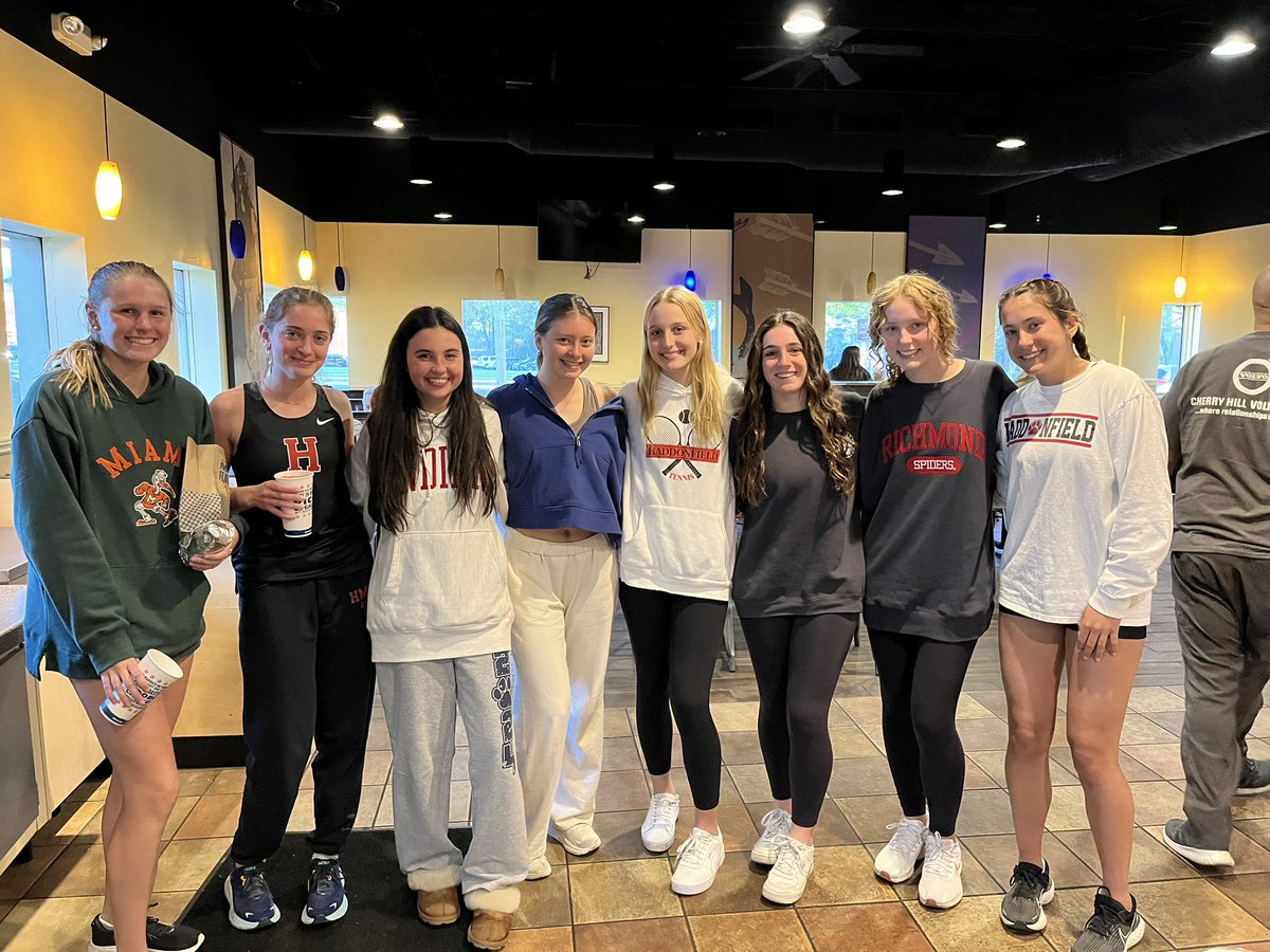 HMHS_PL's tweet photo. Thanks to everyone who came out to support the HMHS PL Dine &amp; Donate at Qdoba tonight! It was buzzing with energy throughout the evening! @HMHS_PL @HaddonfieldHS 

#hmhs_pl #qdoba 
#hmhs #haddonfield https://t.co/b0s3LvITEX