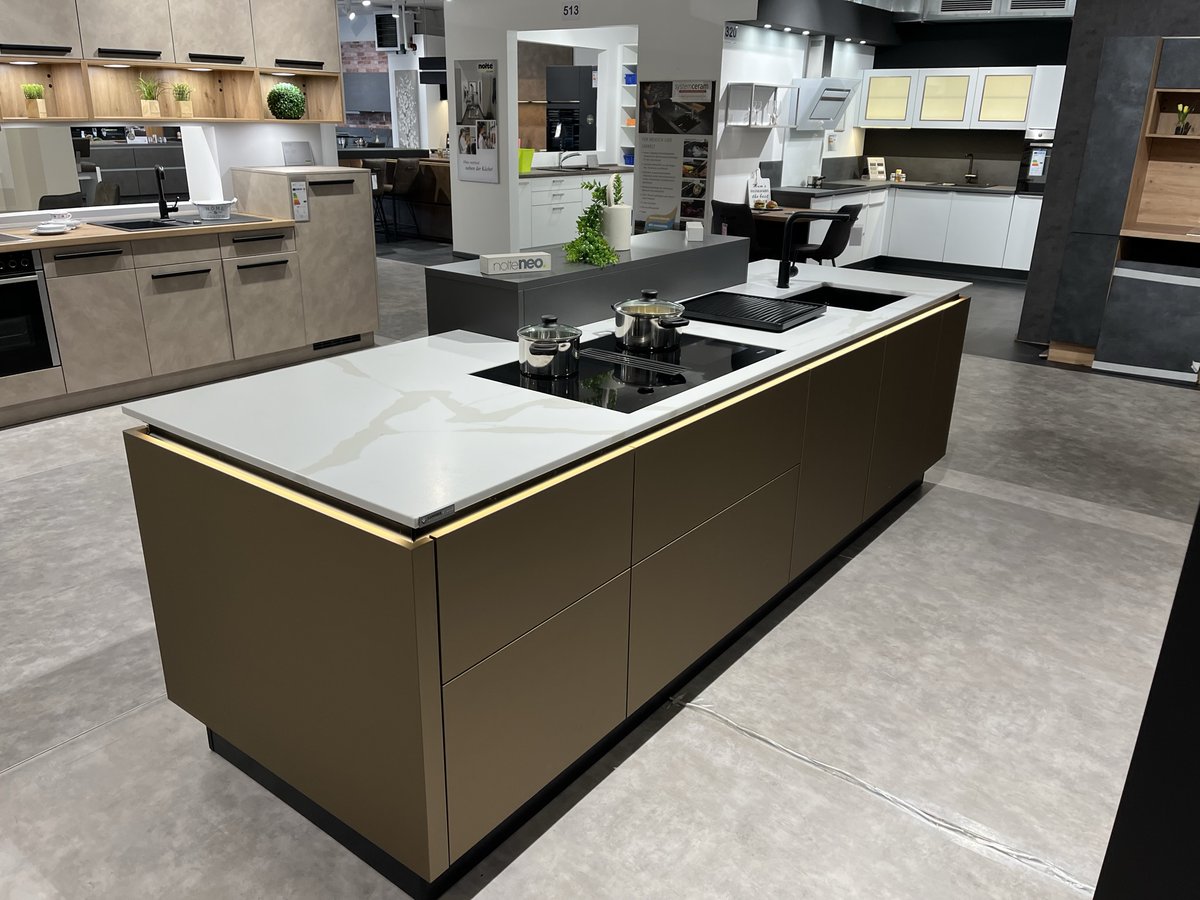 FasaStone's tweet image. Fresh look of #Calacatta Golden!
#quartzcountertop #quartzslab #fasastone #luminastone @LuminaStone 
fasastone.com