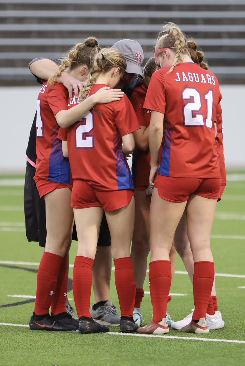 JoelyGodfrey's tweet photo. Great final Heritage Soccer banquet! It’s been a great 4 years. Wonderful memories and great teammates. @CoachSlov is the best. Thank you for everything! @Gosset41 @Jagsoccergirls @LethalSoccer @SportsDayHS @GMsportsmedia1 @Travis5mith @tascosoccer @50_50Pod https://t.co/5mG6SffRxf