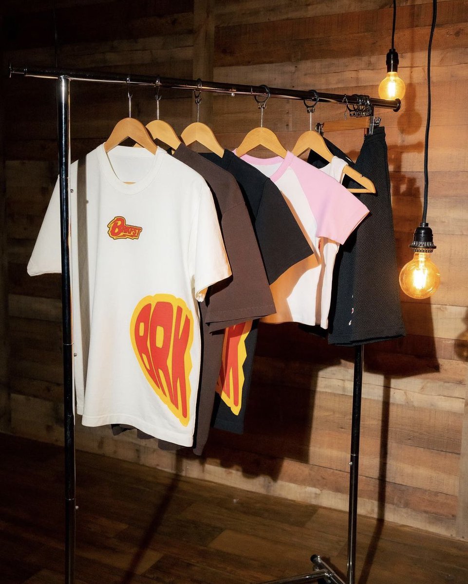 entguac's tweet photo. NEW @smokebrkfst limited 4/20 merch! #smokebrkfst 😮‍💨💨🥞 @burnaboy https://t.co/fDarN7qZEb