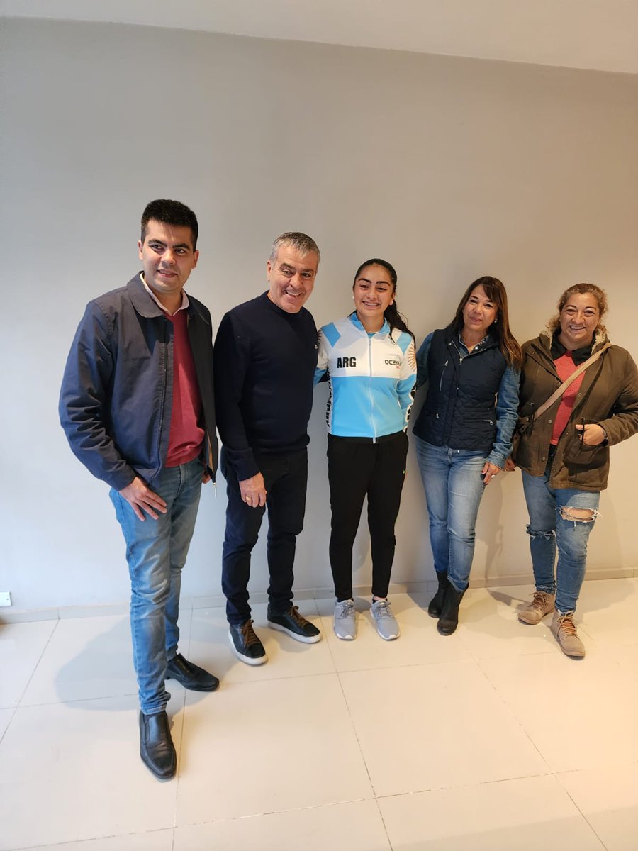 Leandro_Arg1's tweet photo. 🚵‍♀ Despedimos a Nicol una joven tucumana campeona nacional de Mountain Bike (MTB) quien va a representarnos en los Panamericanos 2023.

🫶🏼 Mi compromiso de acompañar a los jóvenes que, como Nicol, con mucho sacrificio, llevan a nuestra provincia a lo más alto. https://t.co/0x3rQZ1IsF