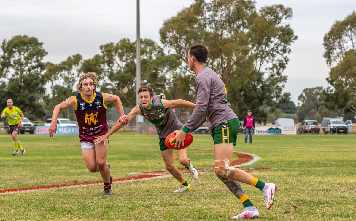 #Benalla #Ensign #EnsignSport <a href="/goorambatfnc/">Goorambat FNC</a> 

Whorouly won the toss and went with the breeze in the first quarter on Saturday and used it well but they didn’t capitalise in front of goal.

Read more: tinyurl.com/2p9x8hkb