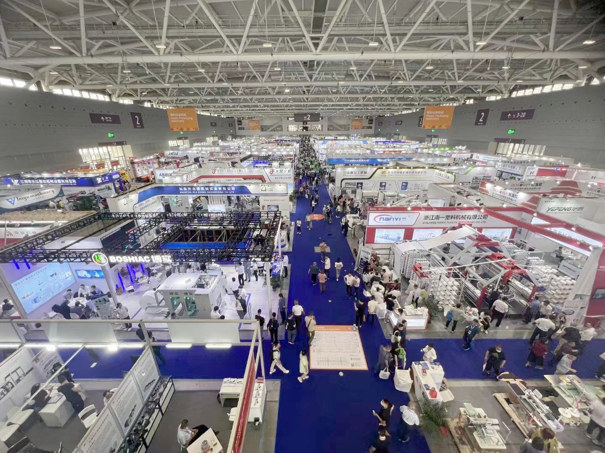 unitedwin78's tweet photo. 2023 Chinaplas exhibition from 17th to 20th April. In the study constantly sum up experience📚 , share new knowledge and new machines to everyone😀
#Chinaplas #exhibition #plasticpacking #machine #wovenbag #plastic https://t.co/Fip5sbXckw