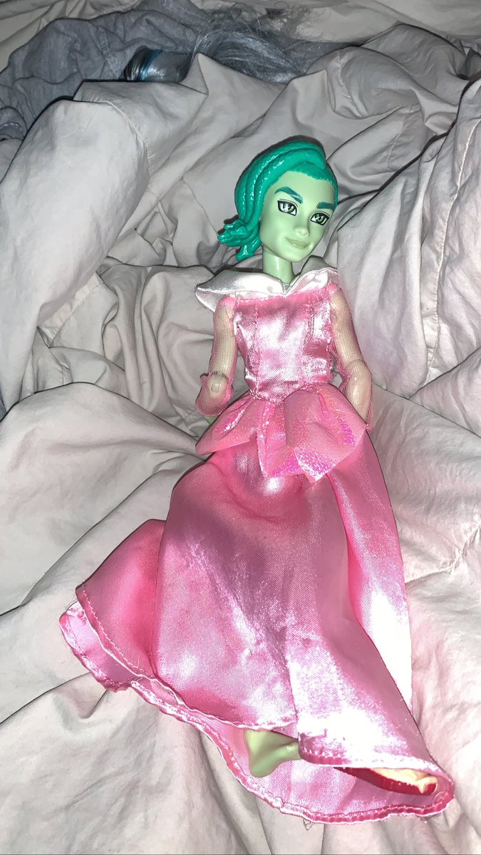 lagoona_blu3's tweet photo. @GayAssGorgon LOOK AT MY PRINCESS DUECE https://t.co/KH3tIcYwol