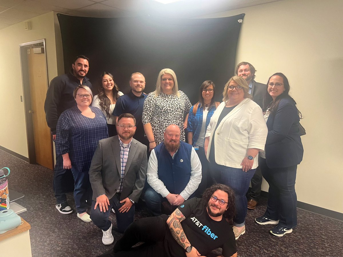 Jenn_AttKY's tweet photo. The Dennisaurs Q1 Ops review is done!! 
Loved being able to talk about my business and walk away with best practices to take back to the store!! Ready to crush Q2!! #lifeatatt #knockoutcity #JAMBURG #Southeaststates #Dennisaurs https://t.co/0gnNs1WBom