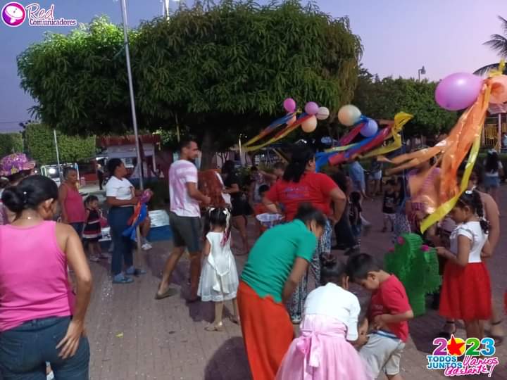 ☺️👨‍👨‍👧‍👦🏵️Un domingo familiar en mi bello Telica de #LeonRevolucion
#LaPazNuestraVictoria 🕊️🏵️
En un ambiente tranquilo, alegría y amor ❤️🙂
#UVDenisSilva
<a href="/AglasSiempre/">Guardián de la Revolución</a> <a href="/ArielPitaF/">ArielPF 🇨🇺 13.5K ☀️</a> <a href="/AndreD81/">Andrea</a> @CarlosJFloresL <a href="/Uva22/">𝑼𝒗𝒊𝒕𝒂</a> <a href="/FloryCantoX/">Flor y Canto 🇳🇮</a> <a href="/unanleon/">UNAN-León</a> <a href="/Atego16/">@🅰🆃🅴🅶🅾 🇳🇮</a> <a href="/CamposAlv_5/">Campos Felipe</a> <a href="/collvermat/">colvert matamoros 🇳🇮</a> @LPerez70