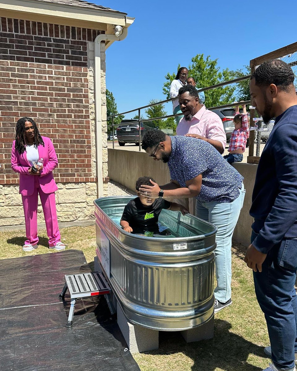 jfreemon63's tweet image. 4•16•23 …✞

Epic moment 🔥🔥

His choice! He Professed! He lives! He Loves! 

𝒓𝒆𝒄𝒂𝒑☝🏾🩸🤍

🅕🅞🅡🅔🅥🅔🅡☝🏾

Cherish every moment.

𝐩𝐮𝐛𝐥𝐢𝐜!

🅟🅡🅔🅢🅣🅞🅝 🅜🅘🅛🅛🅔🅡

🅢🅤🅝🅓🅐🅨

#ThereShallBeLight #OneOneOne #BaptisedInJesusName #HeWentPublic