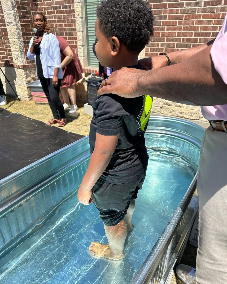 jfreemon63's tweet image. 4•16•23 …✞

Epic moment 🔥🔥

His choice! He Professed! He lives! He Loves! 

𝒓𝒆𝒄𝒂𝒑☝🏾🩸🤍

🅕🅞🅡🅔🅥🅔🅡☝🏾

Cherish every moment.

𝐩𝐮𝐛𝐥𝐢𝐜!

🅟🅡🅔🅢🅣🅞🅝 🅜🅘🅛🅛🅔🅡

🅢🅤🅝🅓🅐🅨

#ThereShallBeLight #OneOneOne #BaptisedInJesusName #HeWentPublic