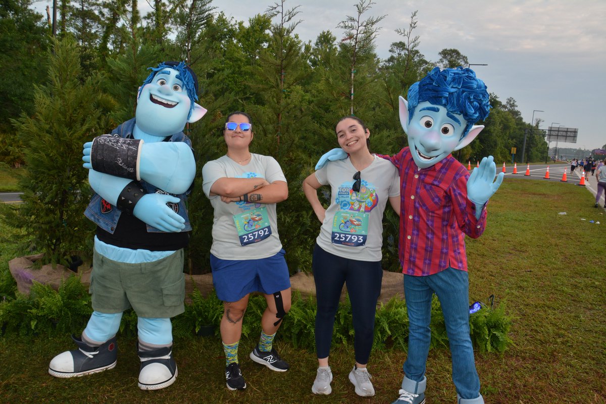 eetch_'s tweet photo. They needed their own post 🥹💞 #rundisney #SpringtimeSurpriseChallenge https://t.co/BAfrXyirrZ