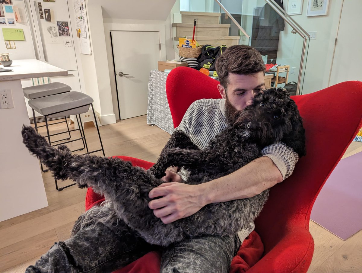 regameyk's tweet photo. If you see this tweet, quote tweet it with the most recent photo you took of your pet. No cheating.

(Didn't take the pic, but it *was* my phone.) https://t.co/Xeww3gLhgg