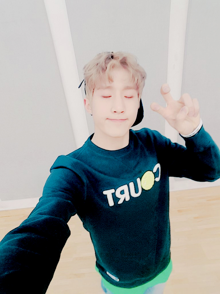 Me les escapé de casa solamente para ir al #𝕄ᴀʀɪᴇ·s𖥧𝔻ᴇʙᴜᴛ y ver si consigo su firma en este #1𝕤𝕥·𝔸ʟʙᴜᴍઇઉ 🩷 #𝕂ɪss𝔸ɴᴅ𝕋ᴇʟʟ𖥧和𝕄ᴀʀɪᴇ.

  ㅤ♕  ִֶָ   𝕷𝖎𝖔𝖓 𝕶𝖎𝖓𝖌, #𝐑𝐨𝐰𝐚𝐧༉