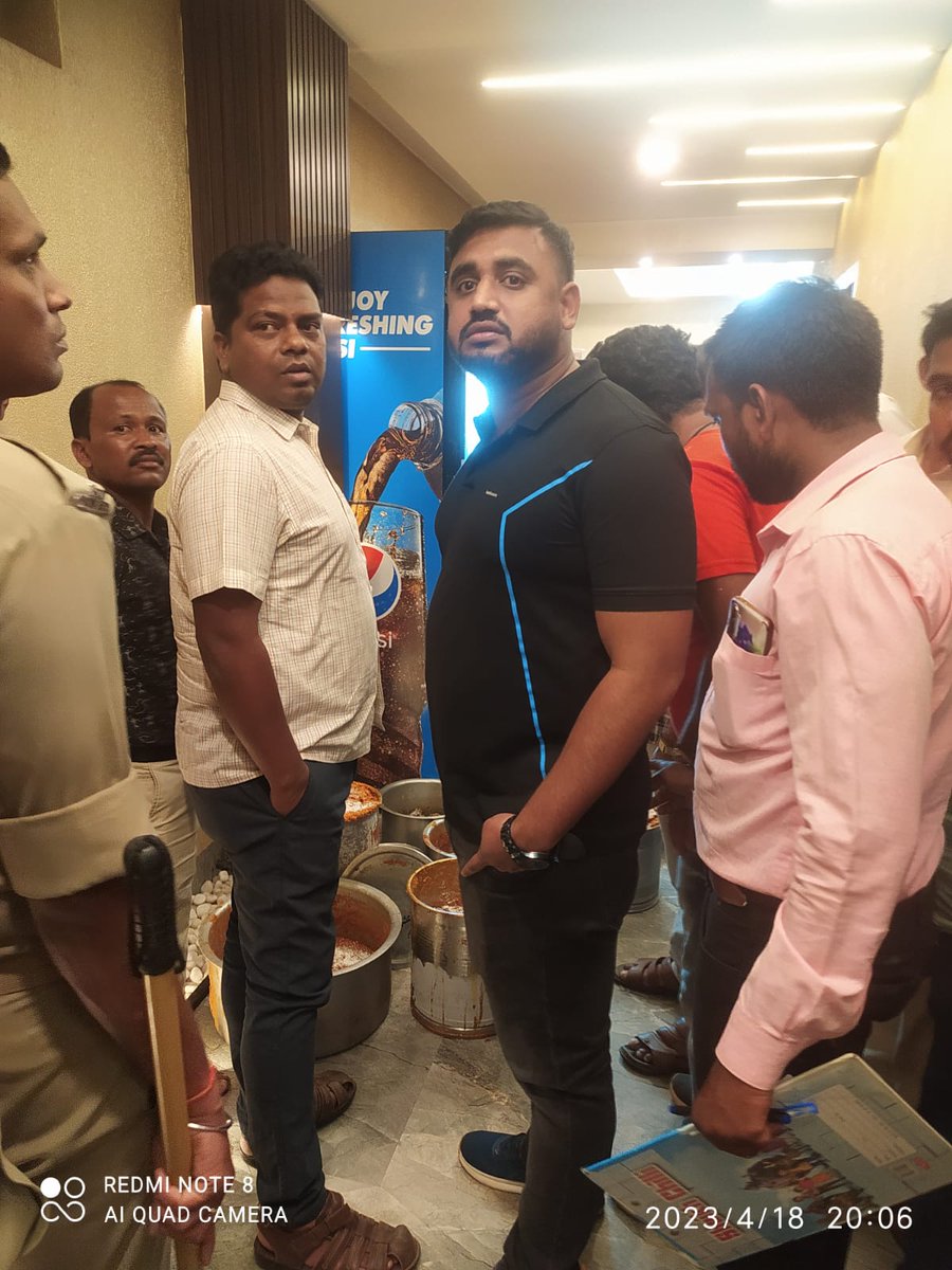 Food safety raid conducted in <a href="/jeyporemplt/">Jeypore Municipality</a> by EO, Food safety officer , police  and sanitation team .An amount of rs 34500/- has been collected from various hotels and shops. 
#FoodSafety 
<a href="/HFWOdisha/">H & FW Dept Odisha</a> <a href="/HUDDeptOdisha/">H & UD Dept</a>