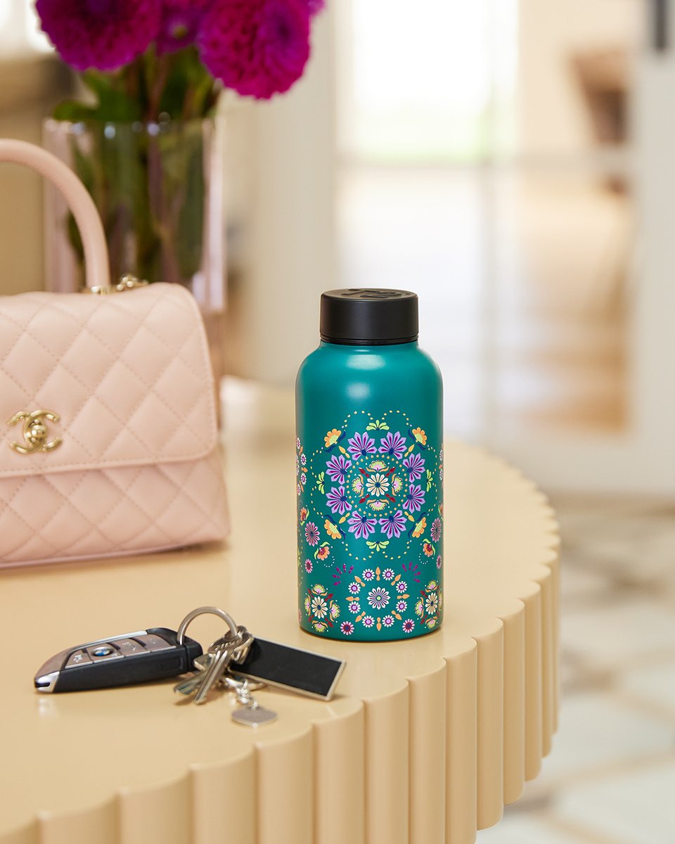 Stay on Mum's good side with a matcha flask that is equally as gorgeous as it is practical! Hint: gift wrap this flask with a tin of our Matcha powder in-store or online for a personalised present that will make their day! #T2Tea #MothersDay #TakeAHint #TeaLover #TeaTime