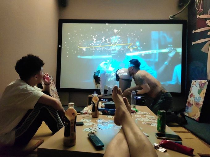 美杜莎
小哥哥，喜欢我的屁股吗？

#人妻 #Ntr #3P #外漏 #丝袜 #美腿 #高跟 #空姐 #美杜莎
点赞并转推到哥哥可以私信领取奖励啦！
<a href="/Medusashasha/">meidusha91 美杜莎</a>
<a href="/Medusashasha_/">美杜莎</a>

姐姐的更多视频请登录🍬糖心👉 Tx001.net