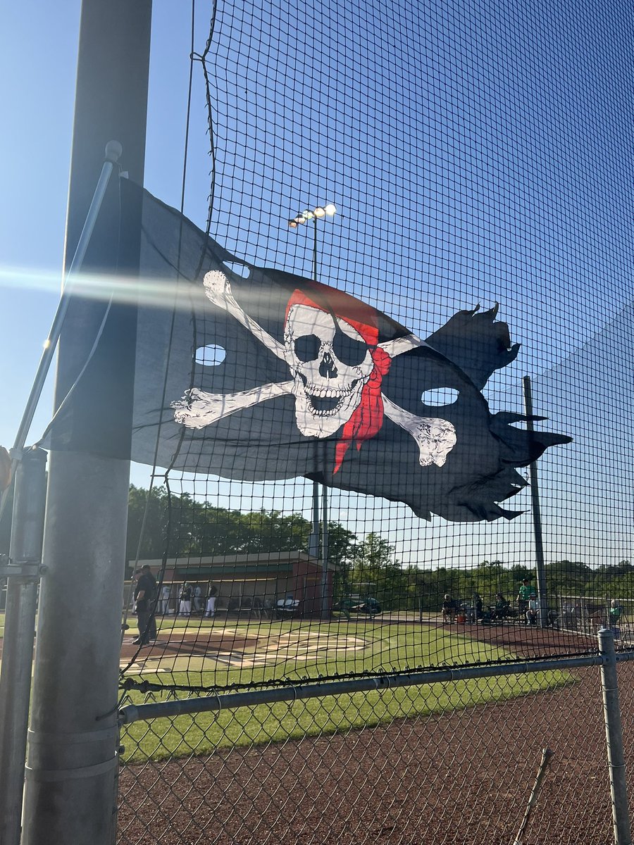 gvlbaseball's tweet photo. Greenville - 6
Easley - 0
@RabeTaylor CG, 7 IP, 1H, 14 K’s
@RiversMoore1 2-3, 2R, 2 SB @_cameronb___  2-4, 1R, 1RBI @BraydenRenfrow 1-2, 1R, 2RBI @turpin_jackson 3 BB’s, 1R https://t.co/KPiCPlef3S
