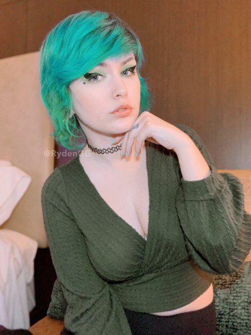 i&rsquo;ll think of a mermaid lagoon underneath a magic moon 🌙💙 https://t.co/BajcQP1MAH<a href="/tag/mvsales"class="tags"><span>#mvsales</span></a>