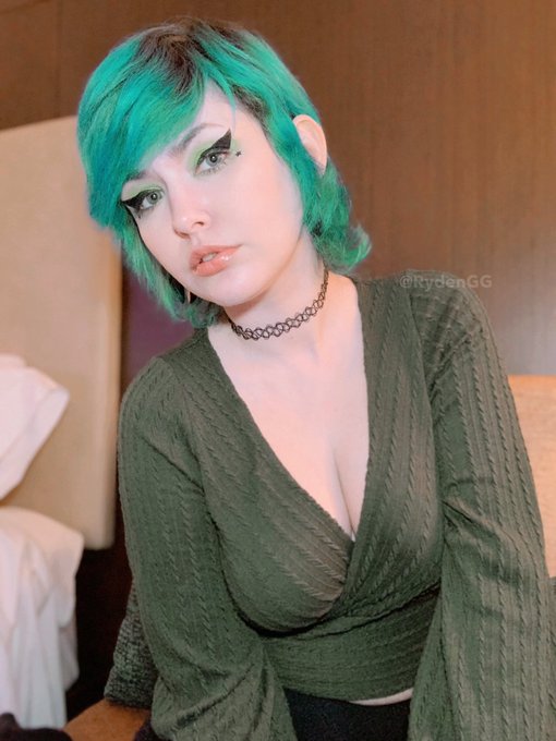 i&rsquo;ll think of a mermaid lagoon underneath a magic moon 🌙💙 https://t.co/BajcQP1MAH<a href="/tag/mvsales"class="tags"><span>#mvsales</span></a>