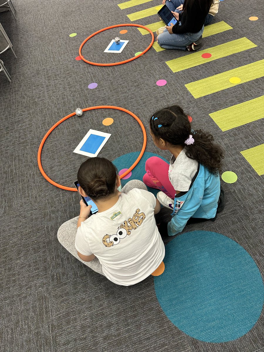 EngstromJen's tweet photo. Fun with @Sphero today!! #esd20learns @DrGuzan https://t.co/S97vQz7dMx