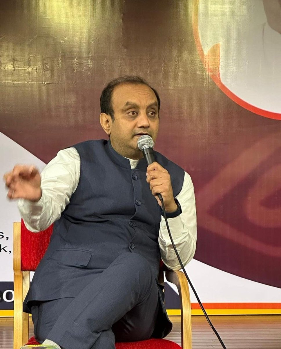 sanchana27's tweet photo. Yesterday's picture at @ThinkersForums.
Thank you #YuvaPatha for organising a wonderful session with @SudhanshuTrived ji 🌷🙂 https://t.co/JYDM8FOikG