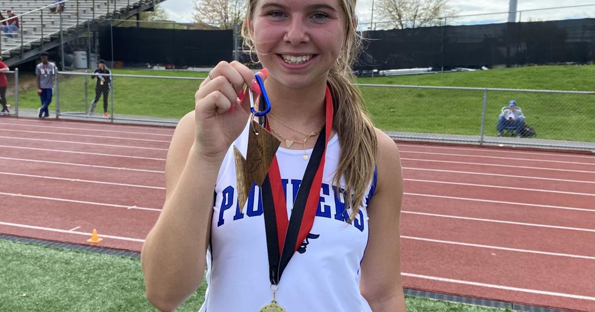 Fast starts lead to first-place finishes for Lampeter-Strasburg sprinter Lyndi Wall dlvr.it/SmjLcj