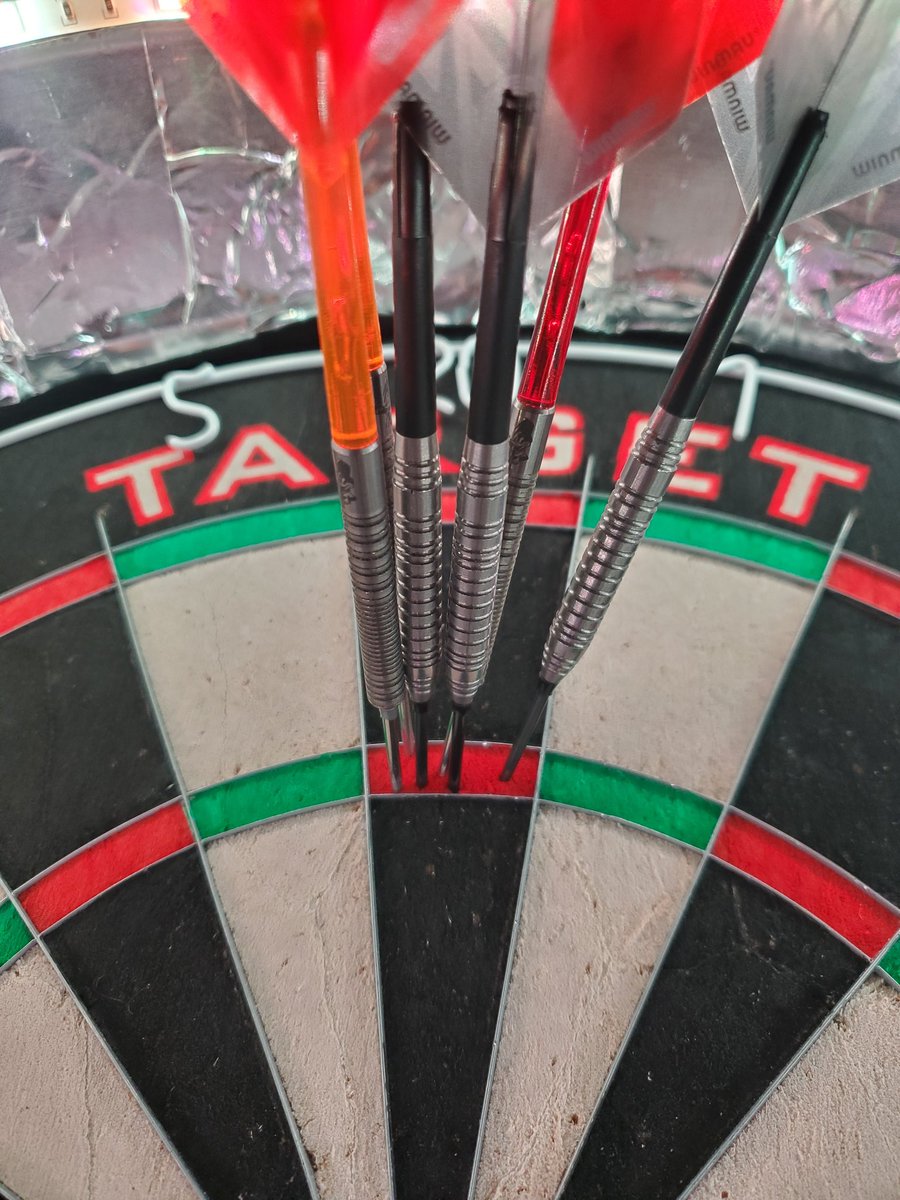 Lee_VanCleeF_'s tweet photo. 360!!! First time I have thrown a perfect 6 for 6. I have hit back to back 180's but never landed 6 in the bed. #darts #360 #180 #firstforme https://t.co/dbhKPWhsrd