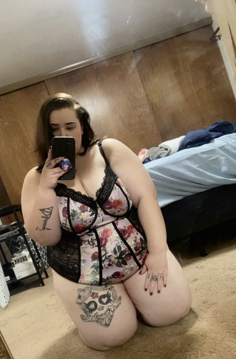 TashaJade14's tweet photo. I’ll always get on my knees for you 😘 your wish is my command 

https://t.co/gwtZ1m1eo0 https://t.co/jJIQctgpqV
