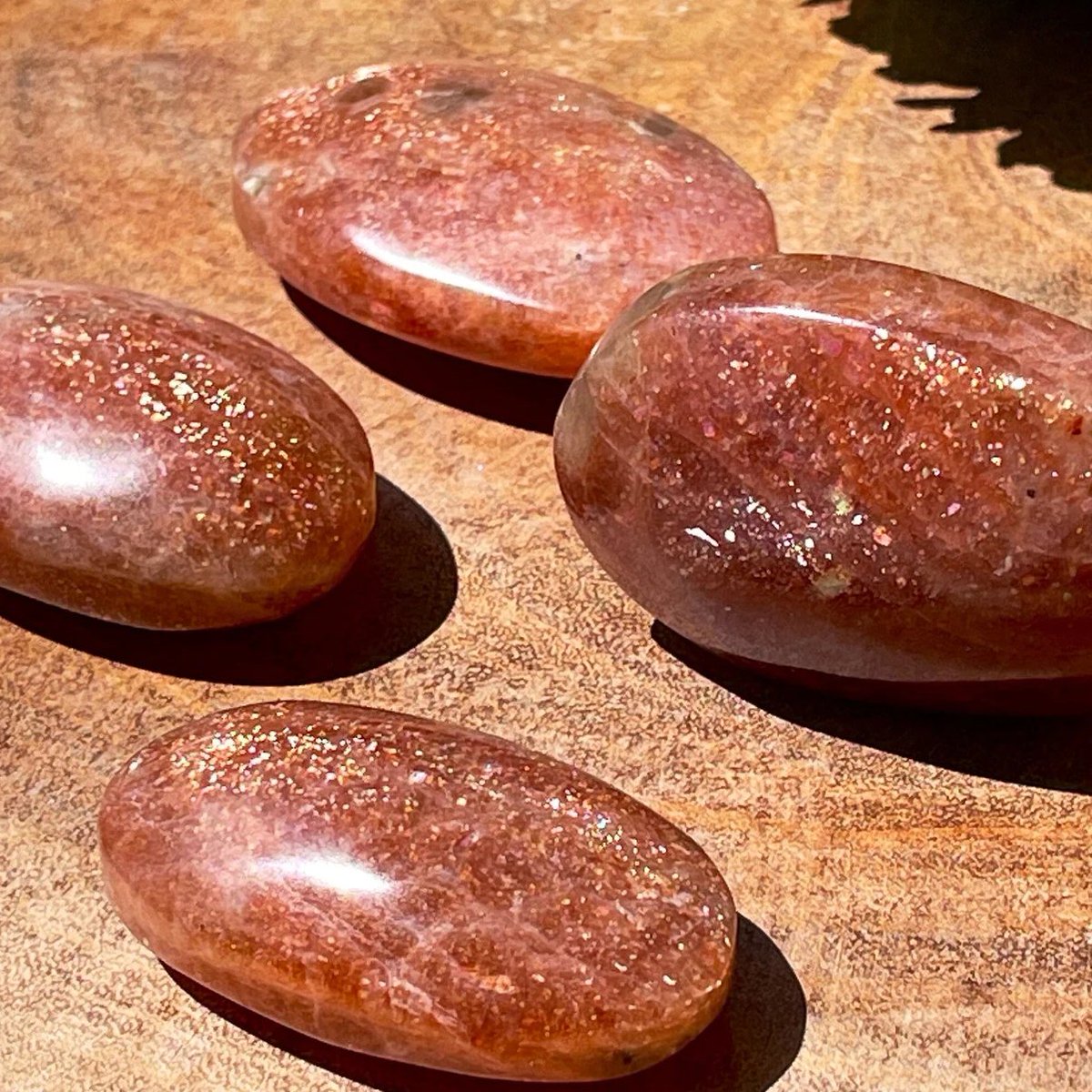 Boondockfinds's tweet photo. Arusha Sunstone Palmstone | AAA Grade Crystal Gifts | Home decor, Energy crystals | Rare Crystals https://t.co/qj2tzYrInl #TuesdayRocks #sunstone #palmstone #pocketrock #Crystal #giftidea #energy #etsystore https://t.co/voSA5GNbQr