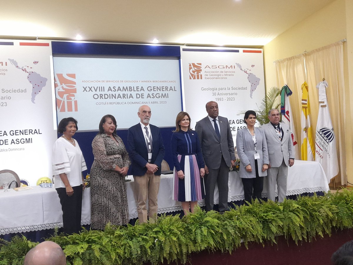 E_castellanosA's tweet photo. La vicepresidenta y el ministro de energía y minas de República Dominicana inauguran la XXVIII Asamblea General Ordinaria de la #ASGMI. #Cuba contribuye con sus experiencias.
@EnergiaMinasCub 
@asgmi_oficial https://t.co/9ffj45AdFM