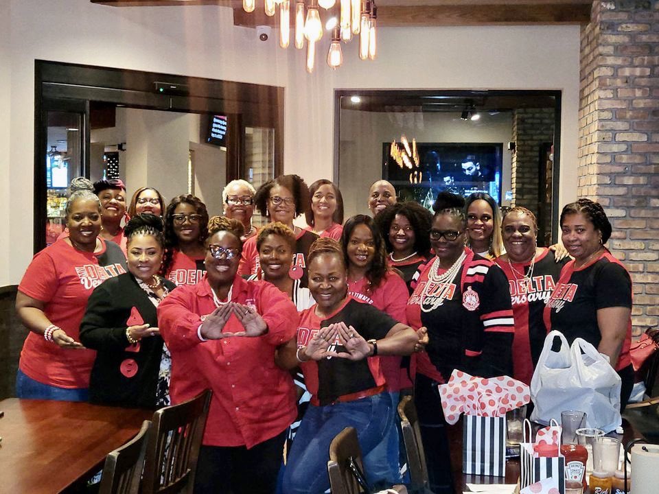 IrisElijah's tweet image. 14 years a Delta. Forever grateful for #CINEMA70. #MiamiAlumnae #Spr09 #23