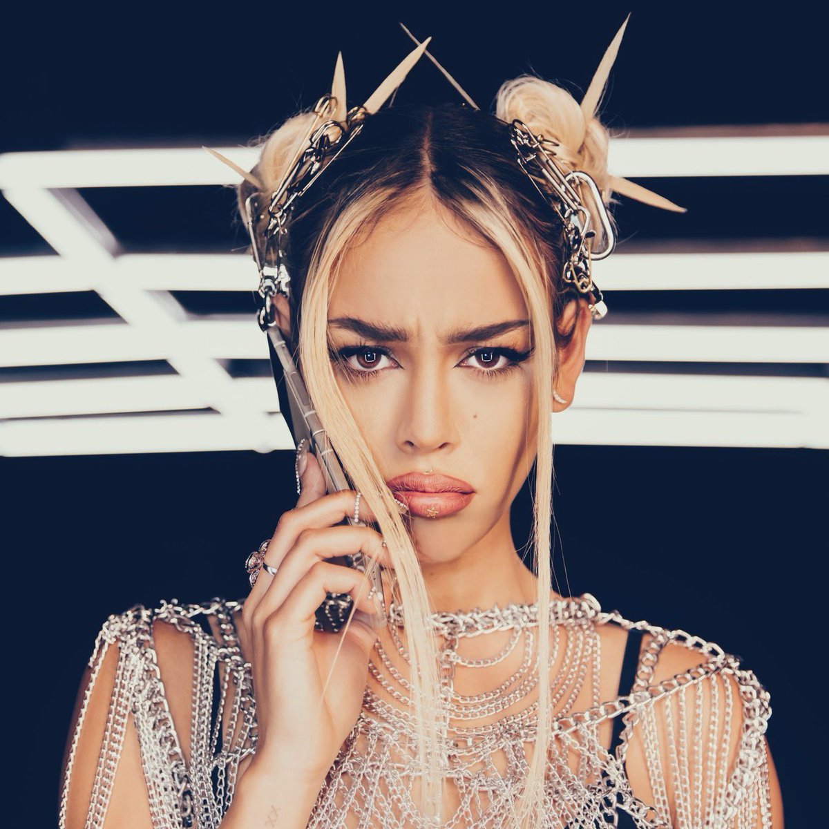 babyiconik's tweet photo. Danna Paola y Belinda riéndose de esto.💋 https://t.co/WgNSdQCNGJ