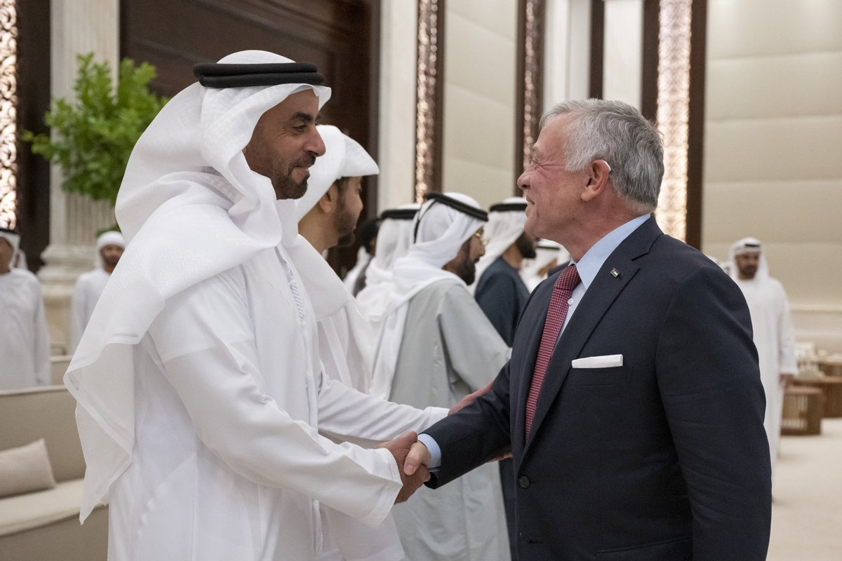 _hhmbz1's tweet photo. - #رئيس_الدولة يستقبل #ملك_الأردن، ويبحثان العلاقات الأخوية الوثيقة بين البلدين ومختلف جوانب التعاون والعمل المشترك.

#hhmbz1 🇦🇪 https://t.co/eVgg27GOnd