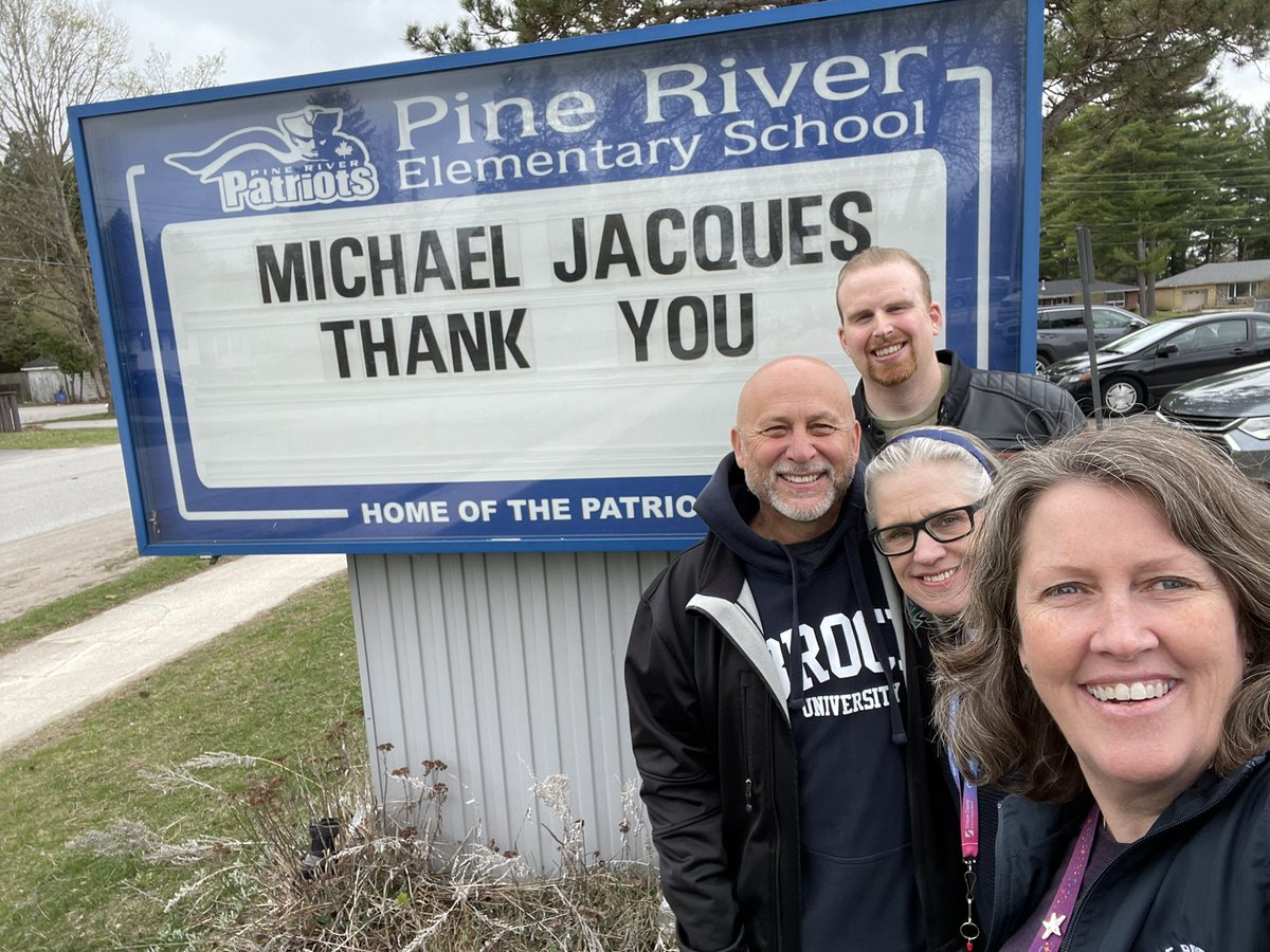 Thank you @HeresMyBook Michael Jacques for sharing your story and your books with our community! We can’t wait to have you return next year!  #BeKind #BeInclusive @PenniSpracklin @GjacobsG @SCDSB_Schools