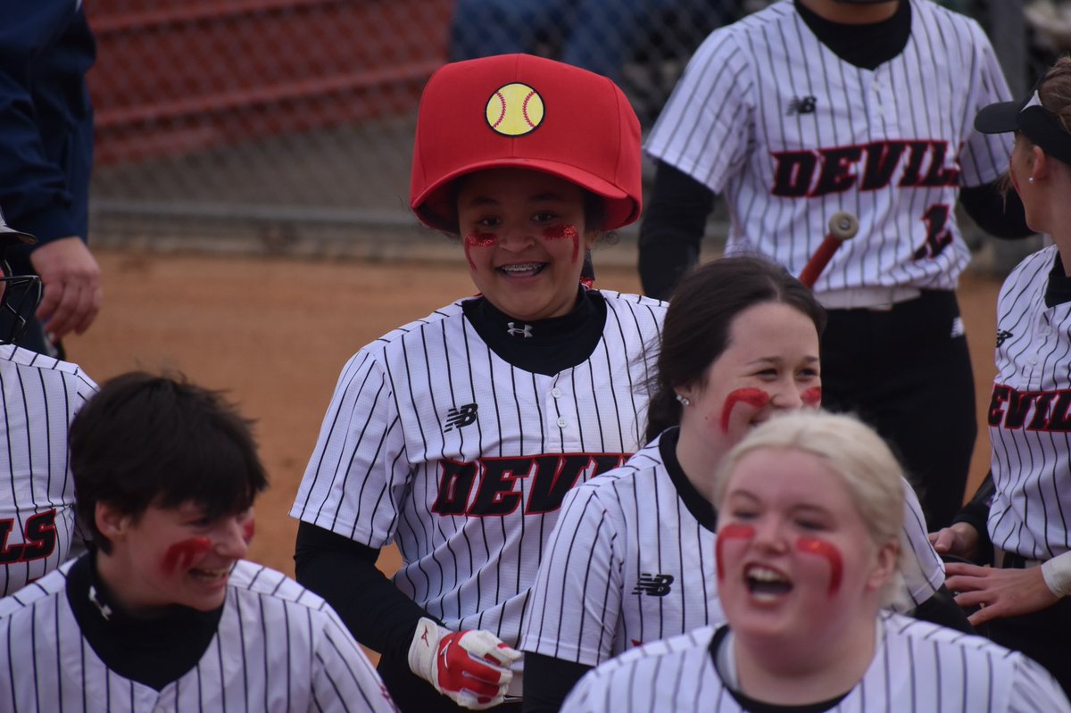 OGGageJohnson's tweet photo. Loving the softball home run celebrations in Owensboro this year https://t.co/BYxOMp7cpX