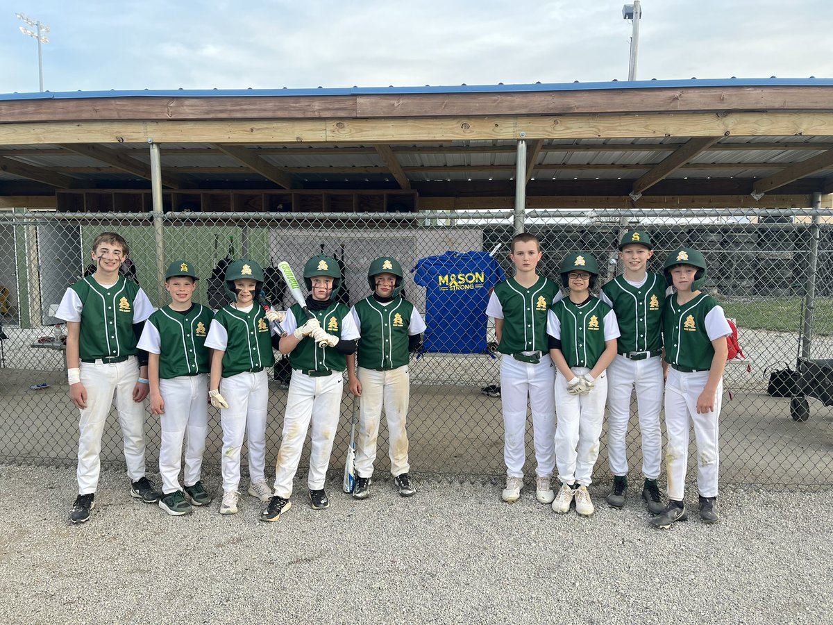 MikeWesack's tweet image. The boys played a great Omaha Royals team tonight and they battled back to get a walk off win!!
#Masonstrong #Falcons12U
