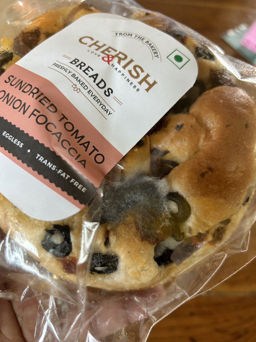 Pawan6um's tweet photo. #HaldiramsFood

Fungus on fresh bread before expiry.  What are you serving to people? https://t.co/ioO3rzG5JN