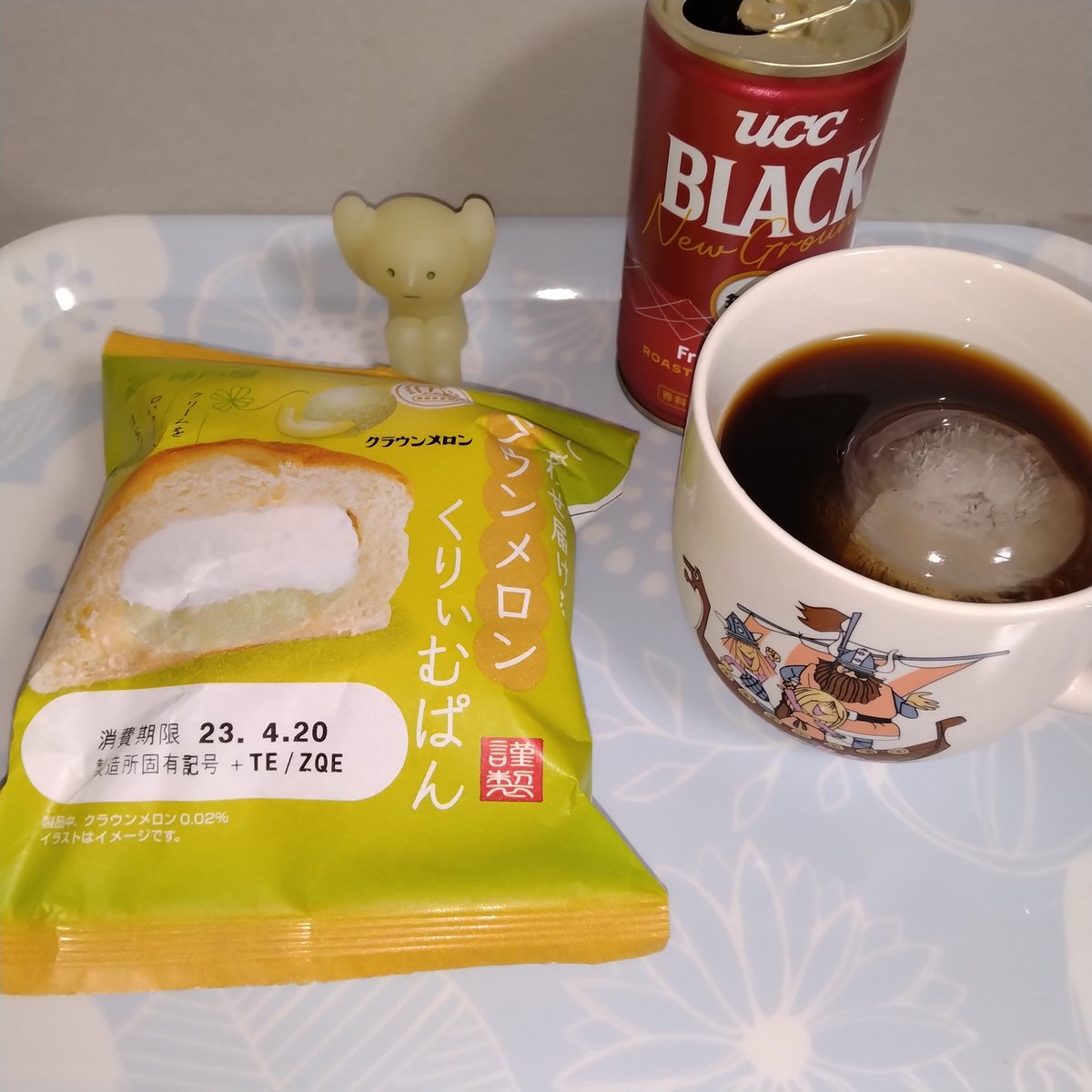 kuppo_lalaraku's tweet photo. カメラのピントが カップの氷に合ってました笑
#おやつ
#食事
#神戸屋
#YKベーキングカンパニー
#しあわせ届けるくりぃむぱん
これ気に入り中。
#クラウンメロン
#袋パン
#アイスコーヒー
#缶コーヒー
#UCC赤いブラック
#FruityBlend という名の酸味系ブラックです。
#スミスキー https://t.co/eZbtqwGXV7