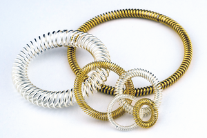 Sunny2148841346's tweet image. The company specializes in the production of EMI beryllium copper shrapnel, coil spring gasket, coil spring, O-shaped spring, Pan plug sealing spring, Italic spring, Spring contact finger, Canted Coil Spring, V-Spring, U-Spring; website: www.handaspring ;#EMISpring #Vspring