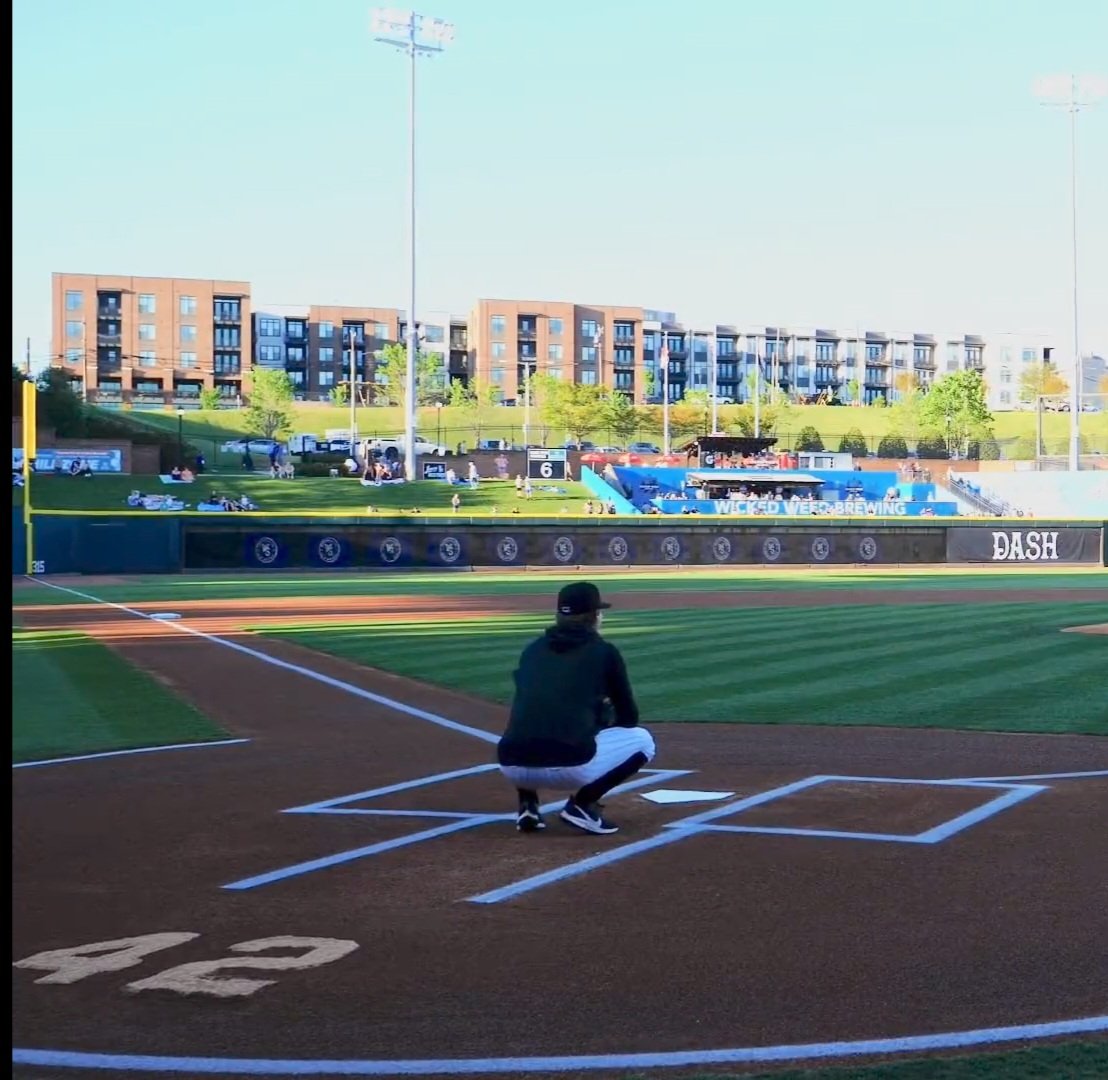 Leo13Josh's tweet photo. First homestand was a success! Got lucky with some weather and the team and field performed well.  Really appreciate all the work from @_moose97 over the last couple weeks helping get us ready for Opening Day! https://t.co/Kuk47zPFro
