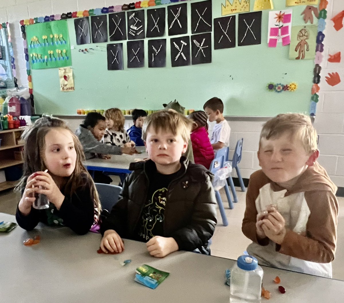 CarlenaSheeran's tweet photo. As these #TinyTrojans in the #HCSPreschool classroom of Emily Williams @NorthParkKids enjoyed an afternoon treat of sour gummy snacks, they wanted to show me their “sour” faces. 🥴😂😂 #HCSBetterTogether #FunKids #DemonstrateSourFaces https://t.co/MSfOVlMK2b