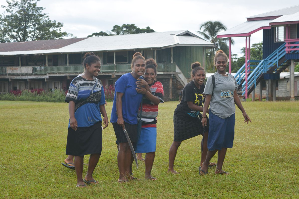 UNDP_Pacific's tweet photo. Gwaidingale Community High School & Aisalinga Community High School of Malaita Province 🇸🇧 are learning the importance of #riskinformed development with their newly installed water tanks. Work continues for the schools to ensure teachers' & students' access to clean water. #SDGs https://t.co/2NRbdtzcmz