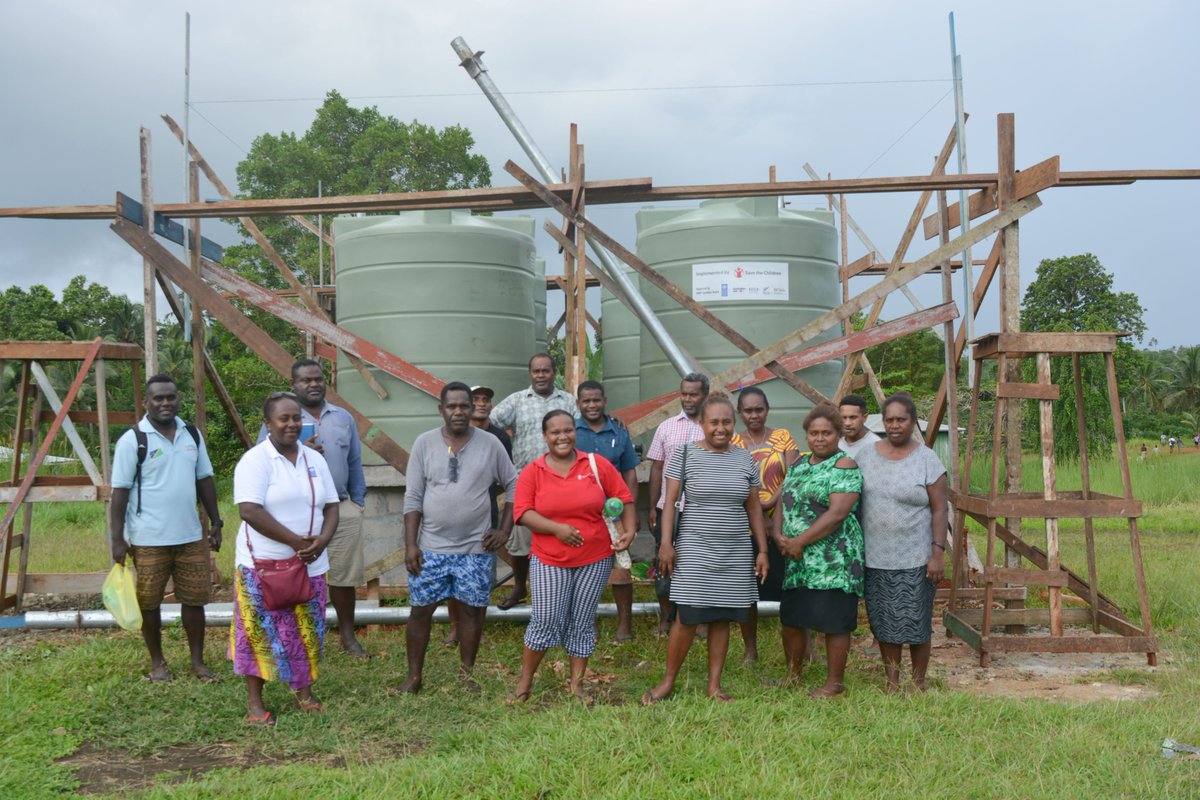 UNDP_Pacific's tweet photo. Gwaidingale Community High School & Aisalinga Community High School of Malaita Province 🇸🇧 are learning the importance of #riskinformed development with their newly installed water tanks. Work continues for the schools to ensure teachers' & students' access to clean water. #SDGs https://t.co/2NRbdtzcmz
