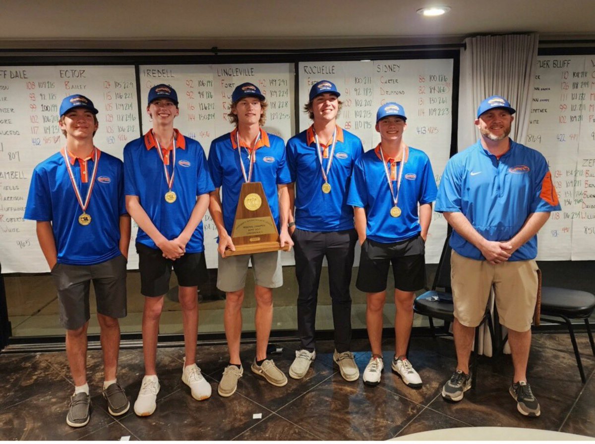 Your Slidell Greyhounds Golf team is STATE BOUND! They won the Region 3 Championship this evening in Mount Pleasant. Way to lead the pack, boys! ⛳️🐾 #sisdistheplacetobe #ontrackandleadingthepack #greyhoundgrit <a href="/WCMSports/">WCMSports</a> <a href="/WCMessenger/">Wise County Messenger</a> <a href="/Texas1AFan/">Texas 1A Fan</a>