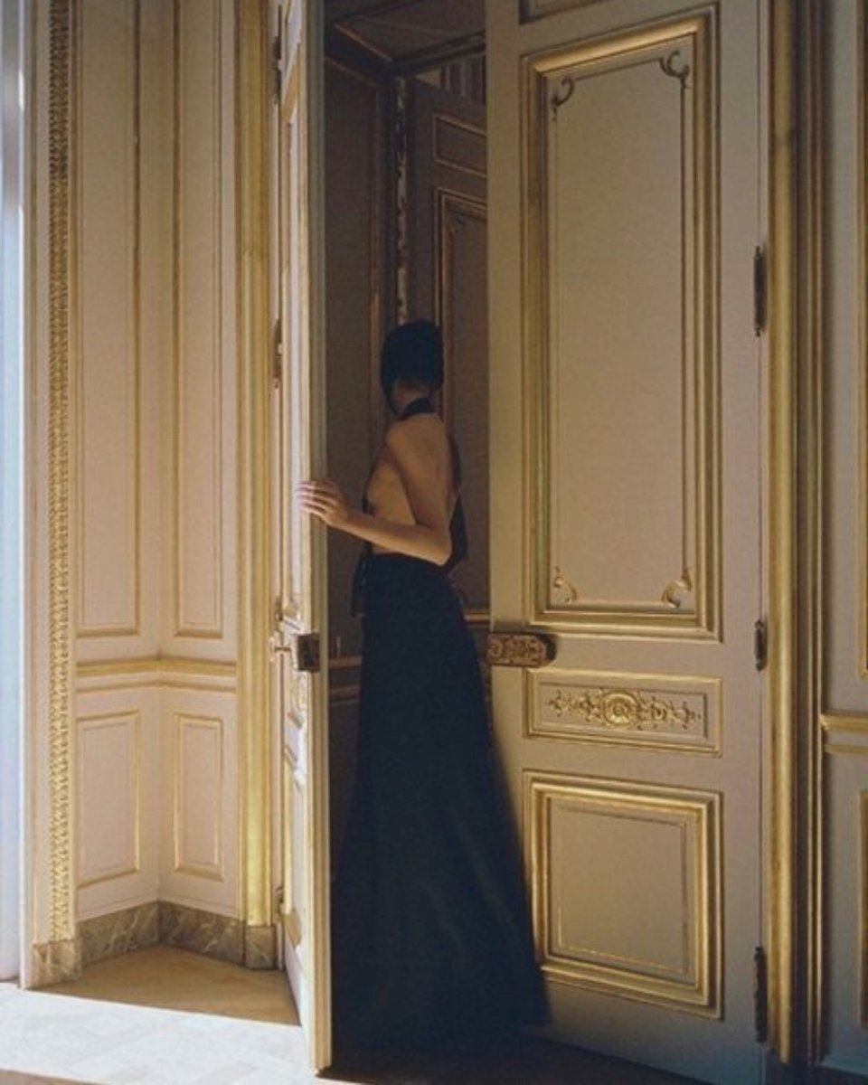 We, #Innerplace, open many types of doors... The doors to breathtaking destinations, the doors to exquisite experiences, the doors to unforgettable memories. With our bespoke #RedMebmership, we offer you the key to a world of luxury and indulgence. Let us open the doors that  ...