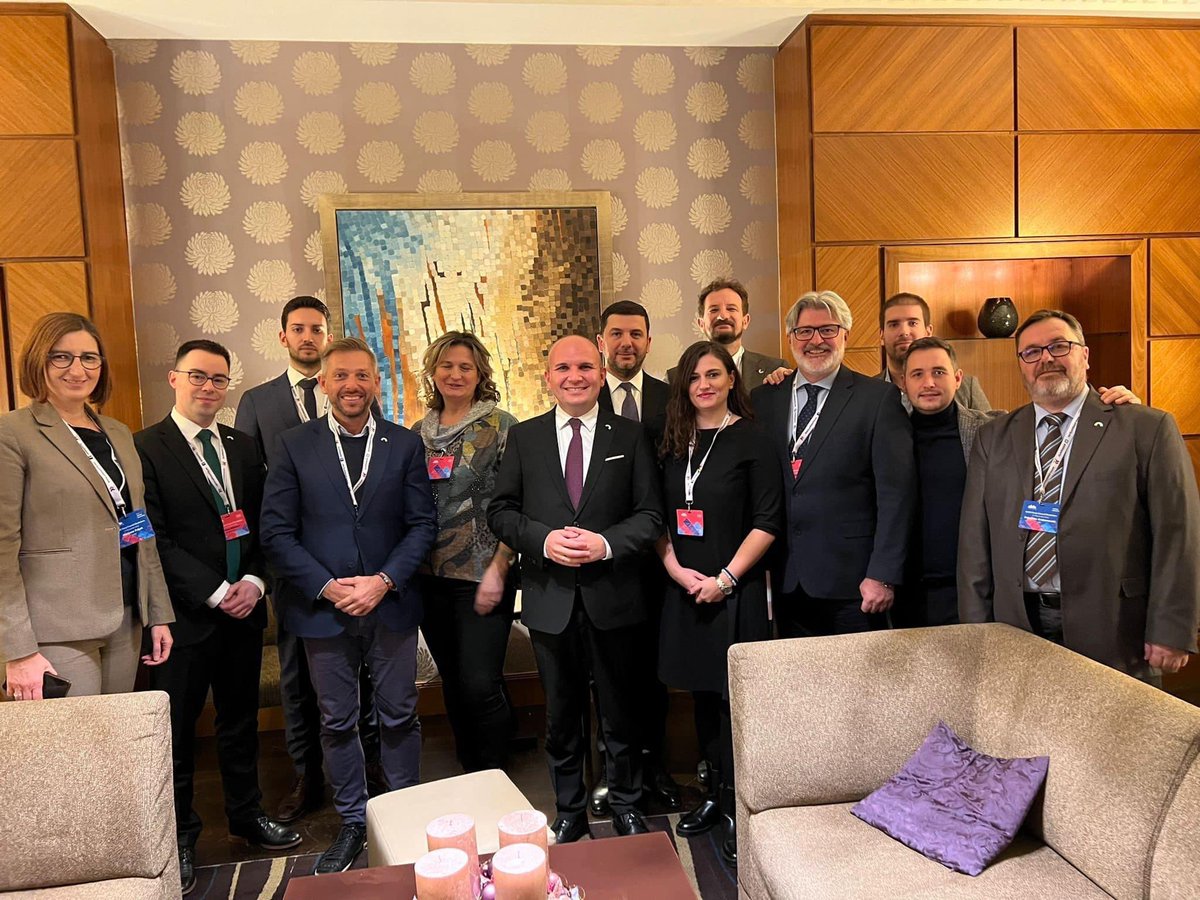 Roman Jakič tweet media