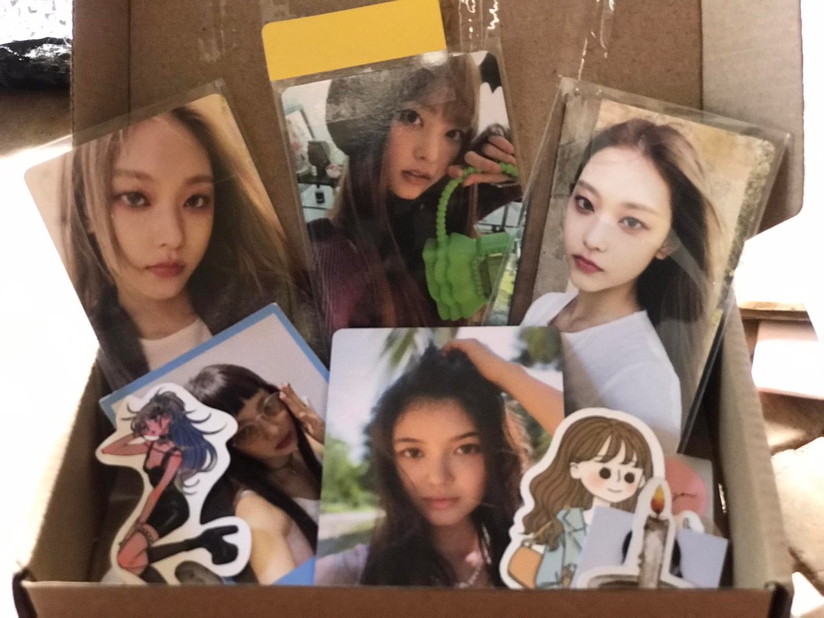wrksbyel's tweet photo. Love Mail! 🐈‍⬛

Haerin set arrived safely! thank you so much po @ryujanes >< will definitely buy again next time! #srjfeedback ! https://t.co/rfEb5v4bRH