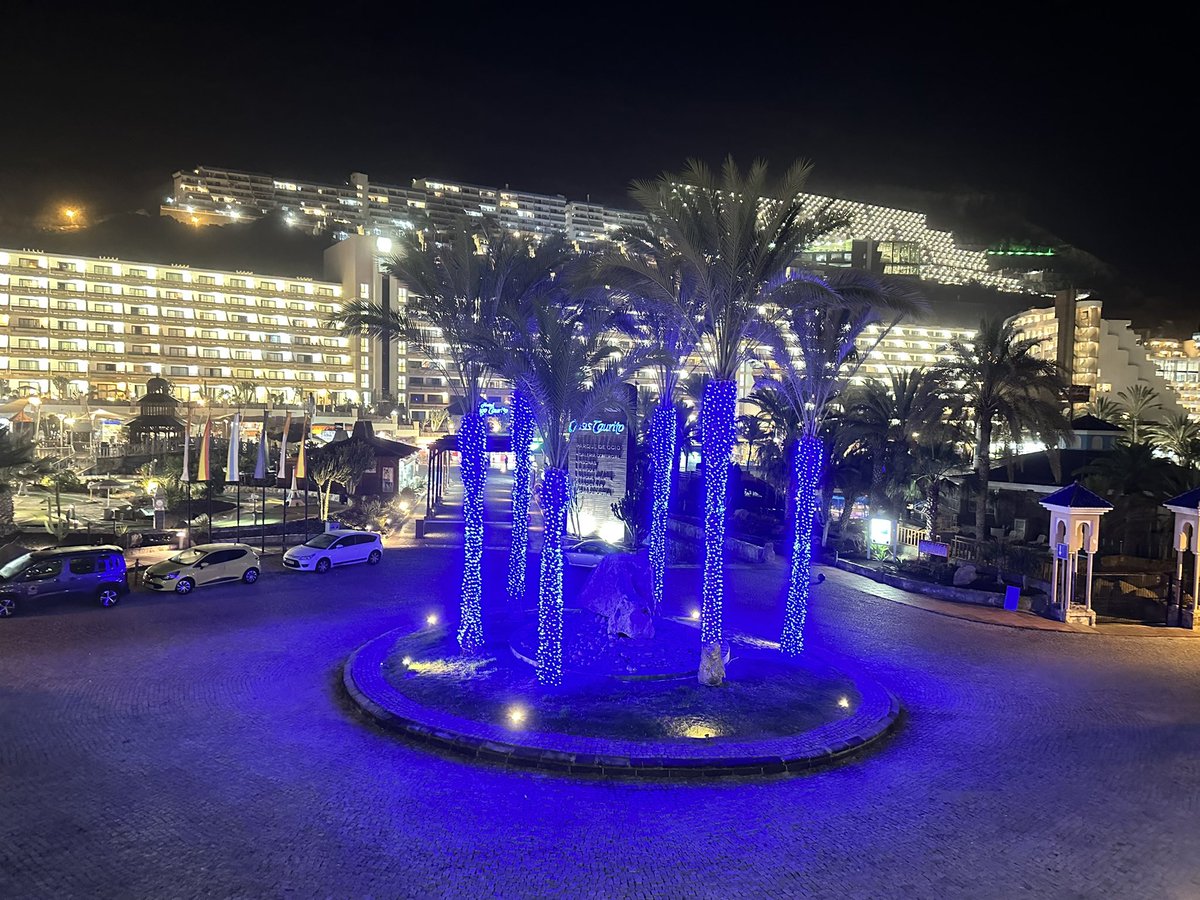 BadToxic's tweet photo. At #night at our #hotel #ValleTaurito.
#palmtrees #palmtree #lights #Nacht #nightProgram #nightLife #arenaPlaza #showTime #ParadiseHotel #vacation #trip #travel #Reise #Holliday #urlaub #Canaries #CanaryIslands #Canary #GranCanaria #island #Insel #Taurito #Spain #Spanien https://t.co/1OixBn6B8v