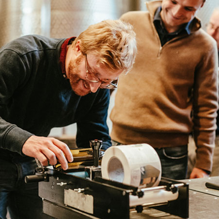 Bpifrance (@bpifrance) on Twitter photo Et si l'artisanat était à portée de tous ? 🧵🎨
Découvrez comment <a href="/wecandoofr/">Wecandoo</a> a réussi à créer le pont entre le grand public et l’artisanat à travers des ateliers en immersion 👉 spkl.io/60124eX6K
#BigMédia #artisanat #atelier Et si l'artisanat était à portée de tous ? 🧵🎨
Découvrez comment <a href="/wecandoofr/">Wecandoo</a> a réussi à créer le pont entre le grand public et l’artisanat à travers des ateliers en immersion 👉 spkl.io/60124eX6K
#BigMédia #artisanat #atelier