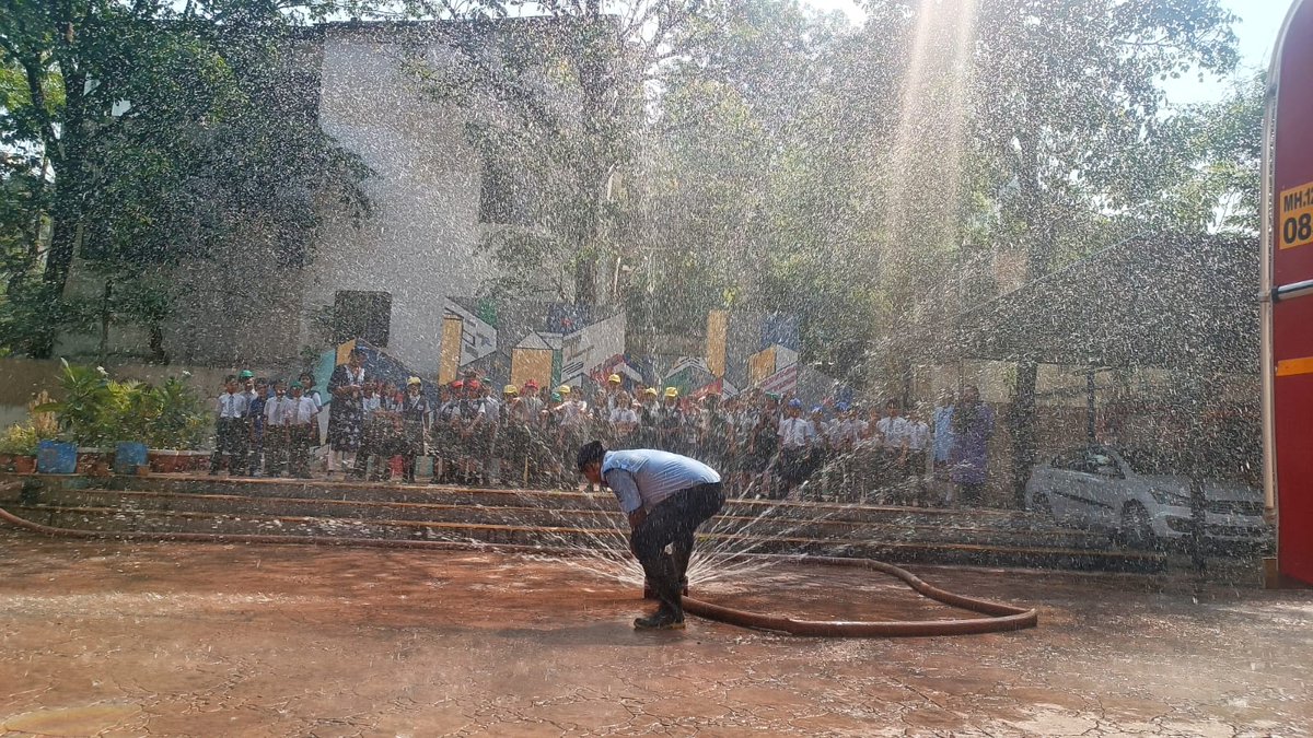 SafeKidsIndia's tweet photo. We along with the students of Bloom Fields School were at the Fire Museum at Erandwane Fire Station and witnessed a spectacular fire drill on the occasion of National Fire Service Week 2023. 
#nationalfireserviceweek #nationalfireserviceday #fireserviceweek2023 #BePreparedBeSafe https://t.co/d2JBRmrD4w