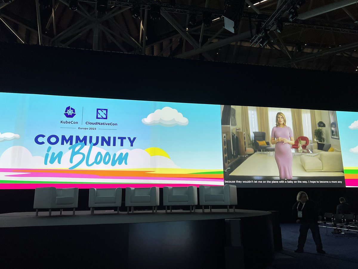 arungupta's tweet image. Largest #KubeCon ever in Europe, and now largest #opensource conference as well 🎉🙌

10k+ attendees
58% first time attendees 

Next #KubeCon EU in Paris, and also in China this year.